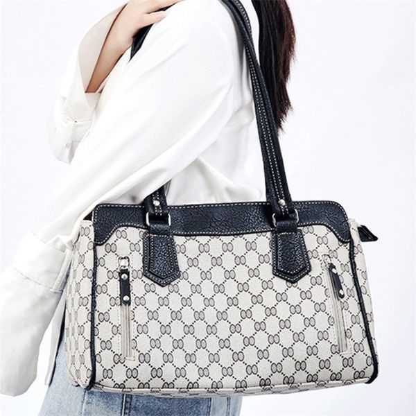 large capacity bag women's new style one shoulder messenger bag versatile handbag
large capacity bag women's new style one shoulder messenger bag versatile handbag