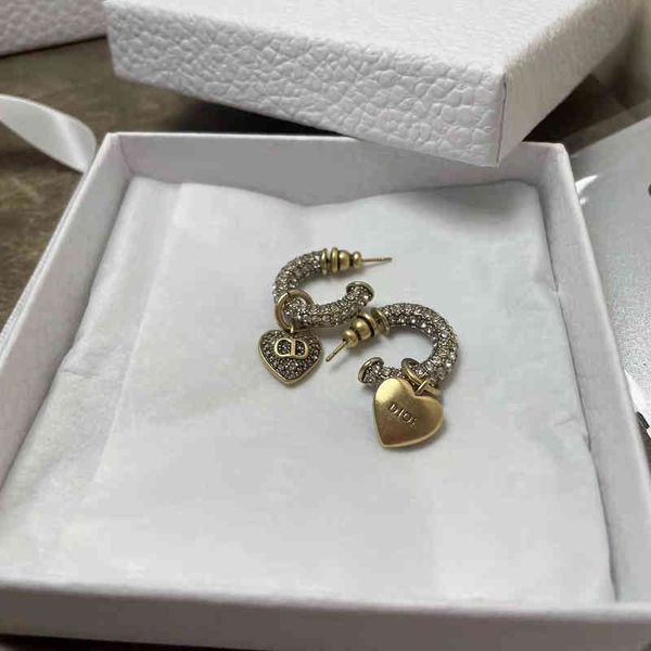 outlet love full diamond surround earrings female used advanced u-shaped heart-shaped earrings, Golden
outlet love full diamond surround earrings female used advanced u-shaped heart-shaped earrings, Golden