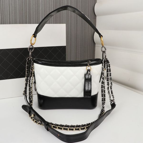 classic ladies single hobo bag spliced leather gilt hardware quilted plaid metal chain letter shoulder strap bag large capacity famous luxur
classic ladies single hobo bag spliced leather gilt hardware quilted plaid metal chain letter shoulder strap bag large capacity famous luxur