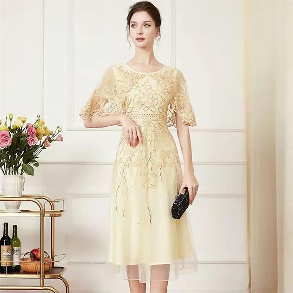 casual dresses elegant and elegant high-grade fine mesh embroidered cape dress in summer waist closing slim mid length 8973 g31f, Black;gray
casual dresses elegant and elegant high-grade fine mesh embroidered cape dress in summer waist closing slim mid length 8973 g31f, Black;gray