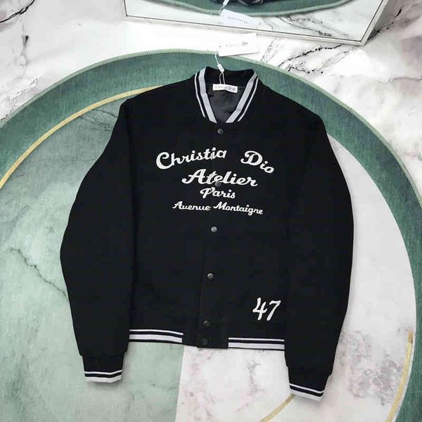 selling 22ss d io autumn winter new couple letter slogan embroidery contrast rib jacket baseball men and women, Black;brown
selling 22ss d io autumn winter new couple letter slogan embroidery contrast rib jacket baseball men and women, Black;brown