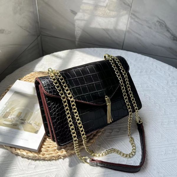 classic designer women shoulder bag luxury leather chain crossbody black alligator handbag fashion wild bag luxurious messenger purse on the
classic designer women shoulder bag luxury leather chain crossbody black alligator handbag fashion wild bag luxurious messenger purse on the
