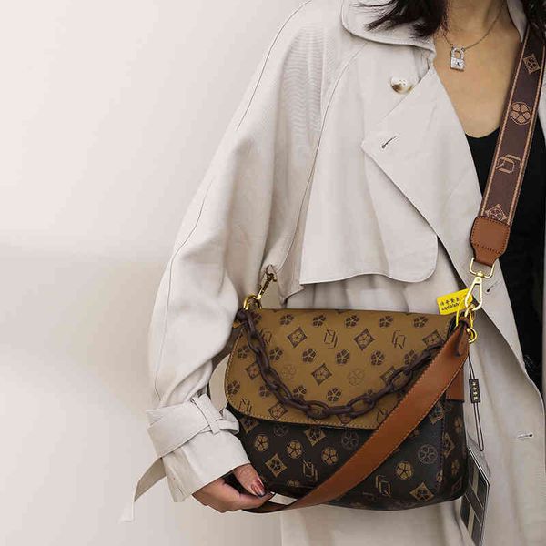 70% off large capacity bag women's winter trend new printed wide shoulder belt messenger chain hand handbags design deals
70% off large capacity bag women's winter trend new printed wide shoulder belt messenger chain hand handbags design deals