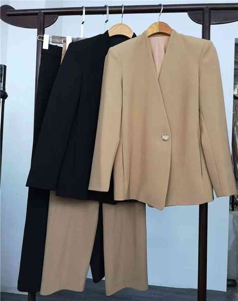 women's suits & blazers vinc yuan spring and summer wool blended twill fabrcollarless suit versatile straight pants women, White;black
women's suits & blazers vinc yuan spring and summer wool blended twill fabrcollarless suit versatile straight pants women, White;black