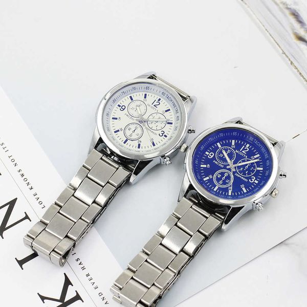 men quartz watch three scale subdial for fashion casual stainless steel bracelet clasp wristwatch, Slivery;brown
men quartz watch three scale subdial for fashion casual stainless steel bracelet clasp wristwatch, Slivery;brown