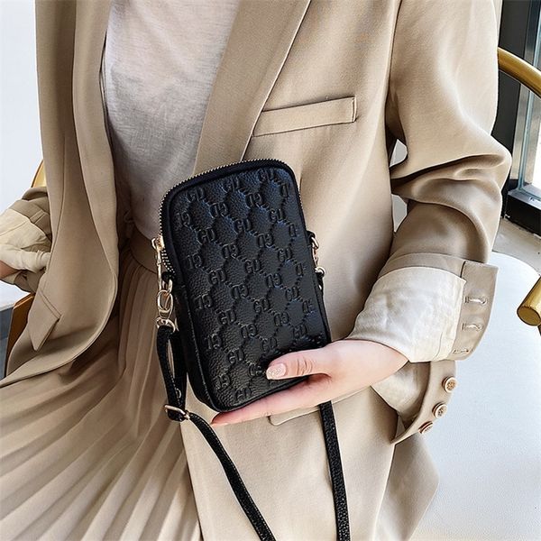 30 off mobile phone female old flower messenger new net mouth red leather shoulder key bag
30 off mobile phone female old flower messenger new net mouth red leather shoulder key bag