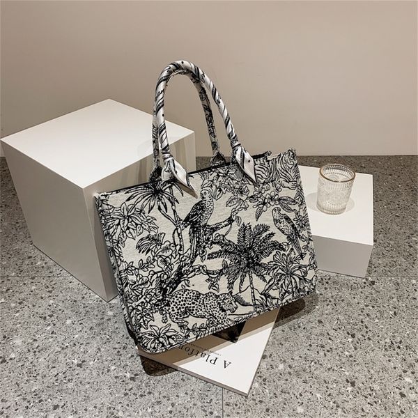 jacquard embroidery large capacity tote cotton women's portable shopping canvas 45% off sell online
jacquard embroidery large capacity tote cotton women's portable shopping canvas 45% off sell online