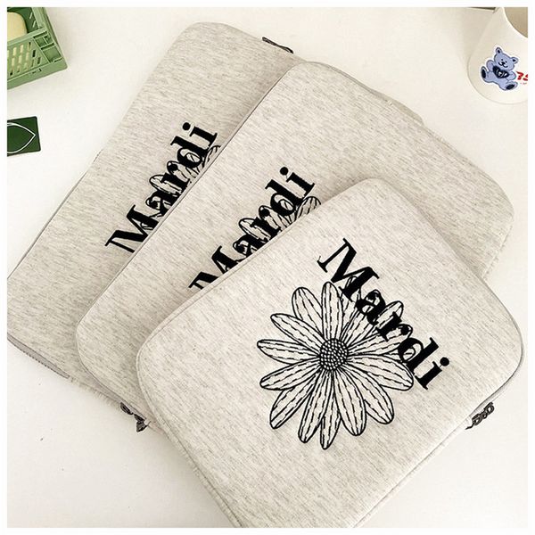 ipad pro 9.7 11 inch lapcase korean ins daisy 10.5 10.8 13 13.3 15 15.6 inch tablet protective inner sleeve bag pouch 220421
ipad pro 9.7 11 inch lapcase korean ins daisy 10.5 10.8 13 13.3 15 15.6 inch tablet protective inner sleeve bag pouch 220421