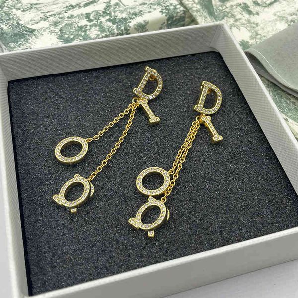 2022 factory wholesale new di new ear line long diamond inlaid simple high sense french earrings female, Golden
2022 factory wholesale new di new ear line long diamond inlaid simple high sense french earrings female, Golden