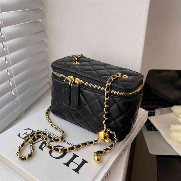 ladies fashion trend new brand bag wholesale lingge box women's 2022 summer versatile chain simple single shoulder lady
ladies fashion trend new brand bag wholesale lingge box women's 2022 summer versatile chain simple single shoulder lady