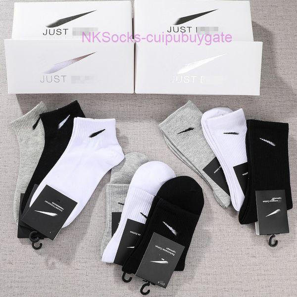 men's fashion classic socks gift box stockings hook brand black white gray medium tube sports cotton sweat absorbing sock men women lux
men's fashion classic socks gift box stockings hook brand black white gray medium tube sports cotton sweat absorbing sock men women lux