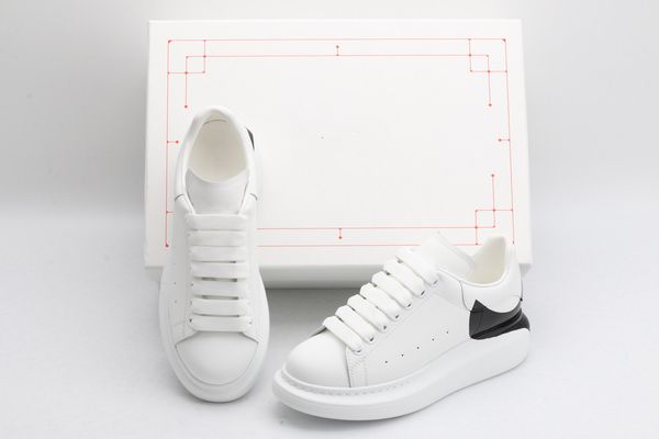 couple models white shoes designer luxury version mc sneakers sale inverted black tail italian imported silk cowhide leisure can be customiz
couple models white shoes designer luxury version mc sneakers sale inverted black tail italian imported silk cowhide leisure can be customiz