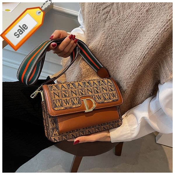 small new texture women's buckle shoulder bagwomen's vintage fashion versatile factory outlet
small new texture women's buckle shoulder bagwomen's vintage fashion versatile factory outlet