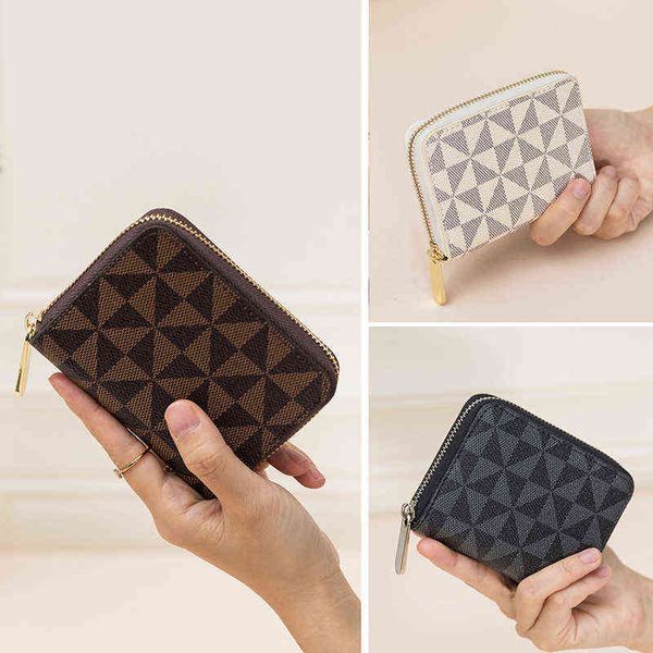 short wallet women's zipper zero purse mini printed handbag fashion coin bag small handbag 220625, Red;black
short wallet women's zipper zero purse mini printed handbag fashion coin bag small handbag 220625, Red;black