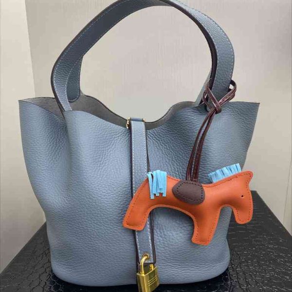 luxury designer handbags hemes leather vegetable basket bag women's 2023 handbag large capacity hand bucket one shoulder
luxury designer handbags hemes leather vegetable basket bag women's 2023 handbag large capacity hand bucket one shoulder