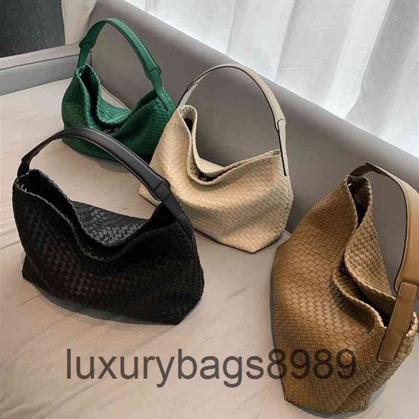 luxurys venetas bottegas handbags woven large bag women's 2022 autumn and winter capacity tote soft single shoulder armpit handbag juhp
luxurys venetas bottegas handbags woven large bag women's 2022 autumn and winter capacity tote soft single shoulder armpit handbag juhp