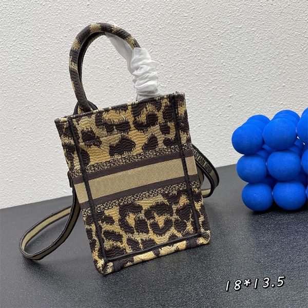 fashion classic designer bags for woman luxury oblique embroidery stitched handbag crossbody tote hobo shoulder purse bag wallet backpak
fashion classic designer bags for woman luxury oblique embroidery stitched handbag crossbody tote hobo shoulder purse bag wallet backpak
