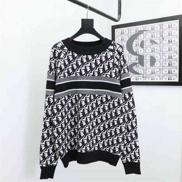 autumn and winter new tricolor jacquard version of european station knitted sweater for men and women with lovers versatile loose sweater 85, Black;brown
autumn and winter new tricolor jacquard version of european station knitted sweater for men and women with lovers versatile loose sweater 85, Black;brown