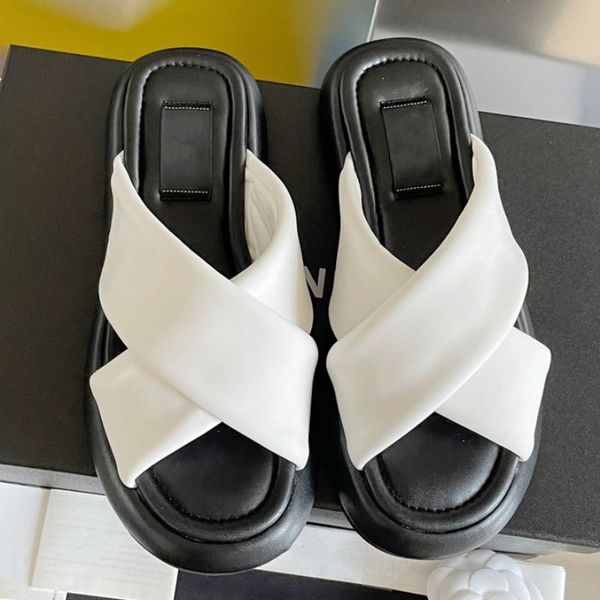 2022 designer slippers women summer new honey cross straps bread sandals beach sandals size :35-40, Black
2022 designer slippers women summer new honey cross straps bread sandals beach sandals size :35-40, Black