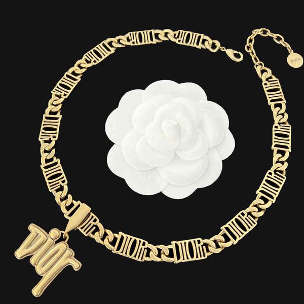 2022 women's fashion all-match high-quality new personality necklace brand wholesale family di letter brass heavy industry high texture, Silver
2022 women's fashion all-match high-quality new personality necklace brand wholesale family di letter brass heavy industry high texture, Silver