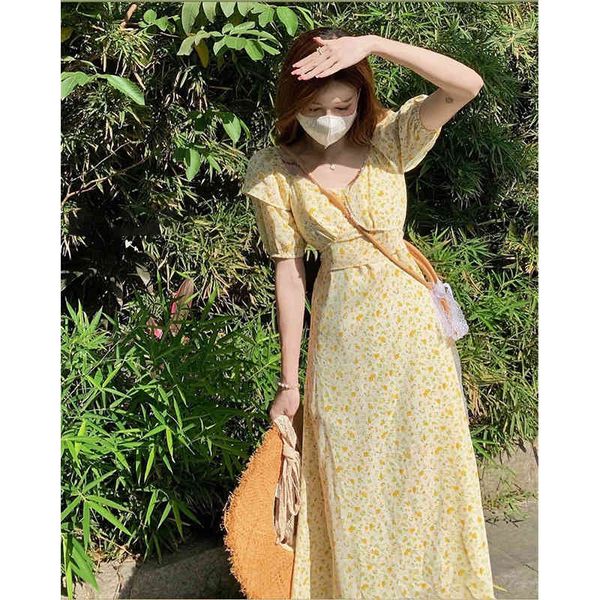 2022 new summer women's chic french skirt temperament waist closing sweet chiffon floral dress, Black;white
2022 new summer women's chic french skirt temperament waist closing sweet chiffon floral dress, Black;white
