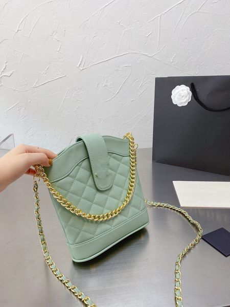 summer 2022 one-shoulder cross-body bag designer bucket bag chain adjustable with multiple carrying methods 20cm 19cm
summer 2022 one-shoulder cross-body bag designer bucket bag chain adjustable with multiple carrying methods 20cm 19cm