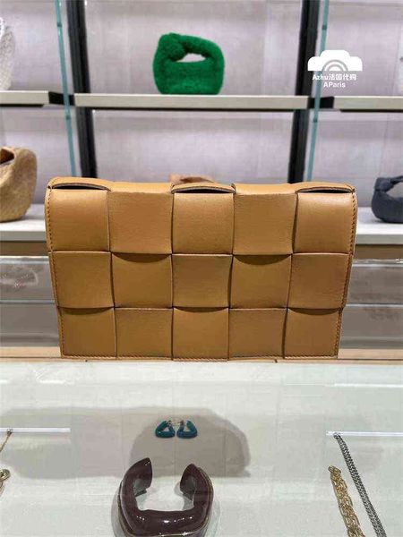 authentic designer womens bottegass handbags venetas cassette woven cow leather small square single shoulder messenger neoj
authentic designer womens bottegass handbags venetas cassette woven cow leather small square single shoulder messenger neoj