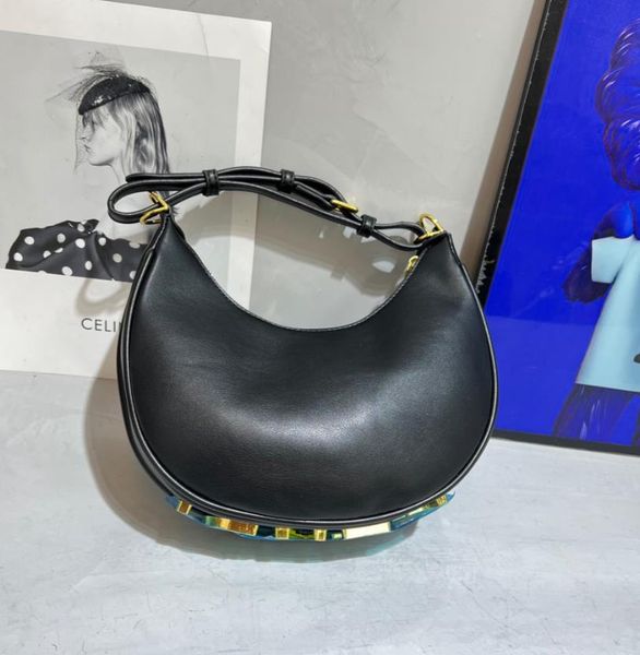 new single shoulder underarm bag quality chain famous designer wallets fashion shoulder handbags women cross body handle shopping purse
new single shoulder underarm bag quality chain famous designer wallets fashion shoulder handbags women cross body handle shopping purse