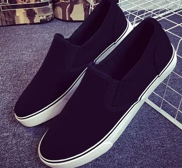 old cloth shoes. cloth shoe insole mellow 
old cloth shoes. cloth shoe insole mellow