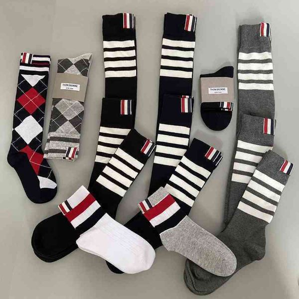 2021 autumn new college style tb stripe thin versatile stockings high-end quality original packaging women's socks, Black;white
2021 autumn new college style tb stripe thin versatile stockings high-end quality original packaging women's socks, Black;white