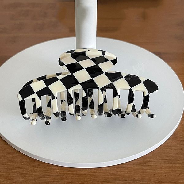 vintage checkerboard hair clips large barrette hair claws bath ponytail clip for women girls hair accessories, Slivery;white
vintage checkerboard hair clips large barrette hair claws bath ponytail clip for women girls hair accessories, Slivery;white