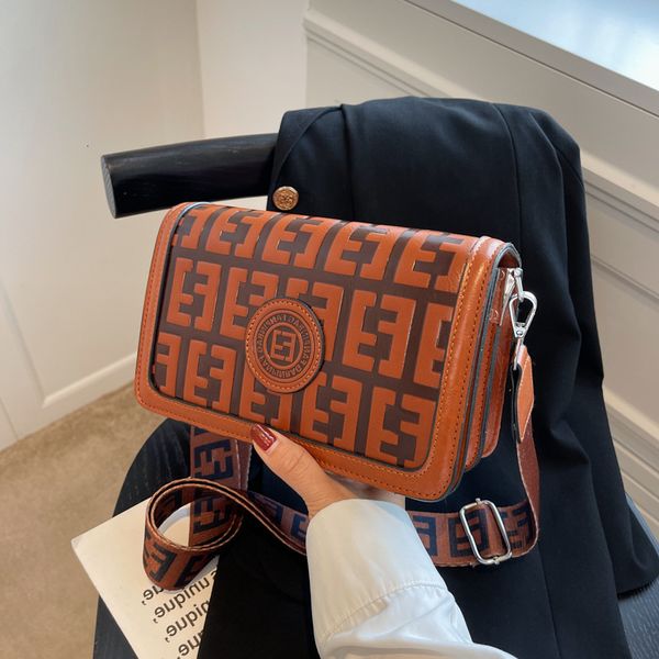 new designer bags 2022 large capacity single shoulder women's fashionable simple portable small square texture letter armpit
new designer bags 2022 large capacity single shoulder women's fashionable simple portable small square texture letter armpit