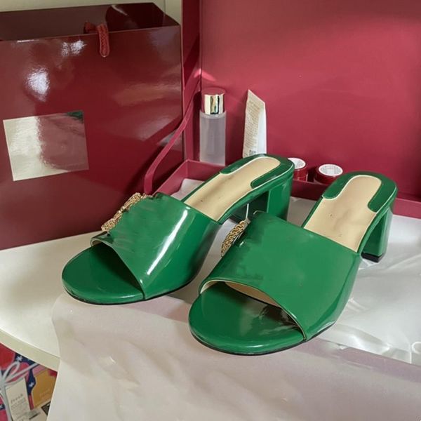 2022 designer f luxury women slippers sandals calfskin insole golden buckle med chunky heels 6cm scuff summer low heel slides flip flops siz, Black
2022 designer f luxury women slippers sandals calfskin insole golden buckle med chunky heels 6cm scuff summer low heel slides flip flops siz, Black