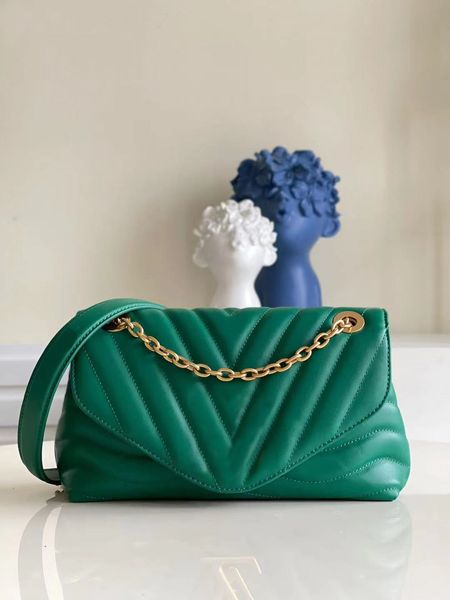 designer m58552 wave chain bag crossbody women handbag purse lady smooth cowhide leather evening clutch shoulder bags tote m58549 m58550, Brown;gray
designer m58552 wave chain bag crossbody women handbag purse lady smooth cowhide leather evening clutch shoulder bags tote m58549 m58550, Brown;gray