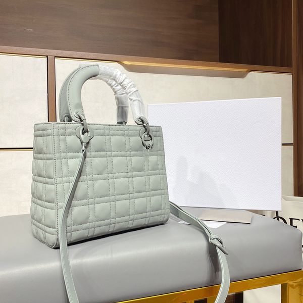 fashion women ss luxury bags handbags diana frosted designers frosted glass pendant ling plaid practical hanging decoration elegant artwork
fashion women ss luxury bags handbags diana frosted designers frosted glass pendant ling plaid practical hanging decoration elegant artwork