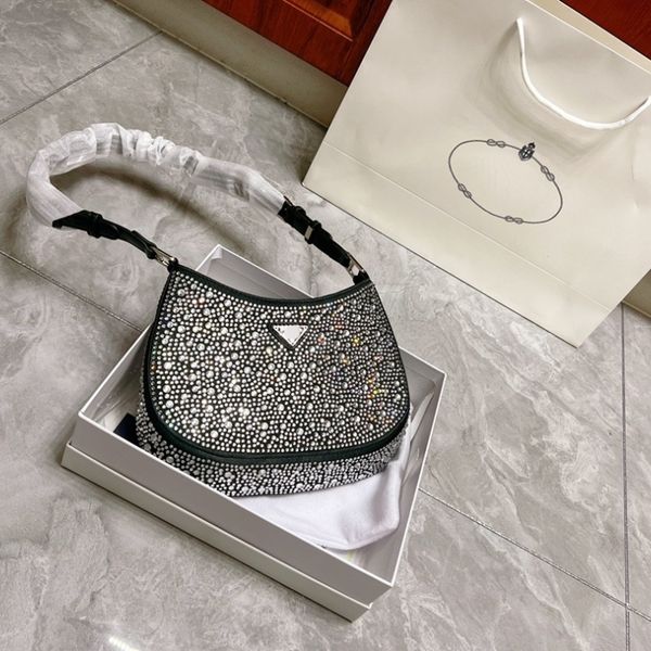 1small fragrance bag female 2022 new fashion pearl rhombus chain bag joker diagonal mini round brand top
1small fragrance bag female 2022 new fashion pearl rhombus chain bag joker diagonal mini round brand top