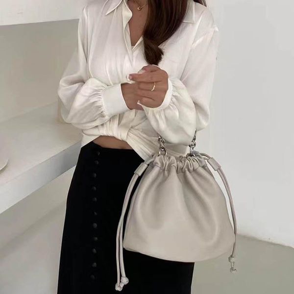 evening bags 2022 sac designer luxury female handbag fashion chain casual folds big dumpling messenger shoulder bag for women's
evening bags 2022 sac designer luxury female handbag fashion chain casual folds big dumpling messenger shoulder bag for women's
