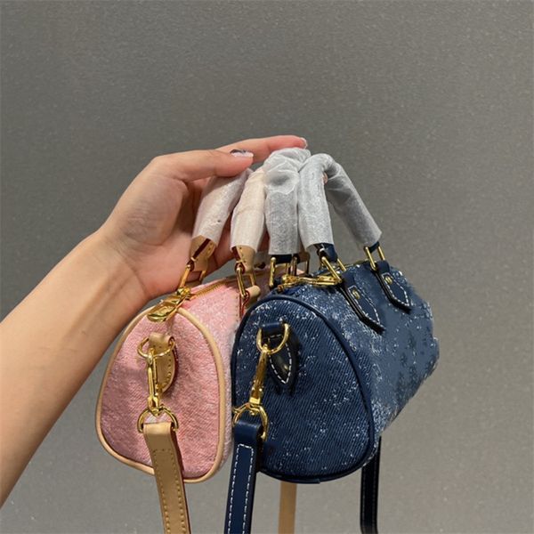 fashion bags blue pink casual versatile pillow bag fashion handbag denim tannin a small color match is too beautiful
fashion bags blue pink casual versatile pillow bag fashion handbag denim tannin a small color match is too beautiful