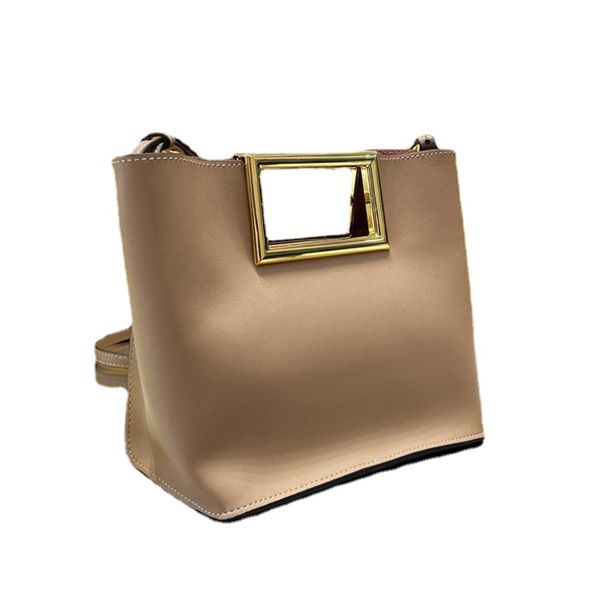 luxury designer tote bags metal handle singles strap car stitch decorative fashion single shoulder diagonal cross bag ladies small bag pbk14
luxury designer tote bags metal handle singles strap car stitch decorative fashion single shoulder diagonal cross bag ladies small bag pbk14