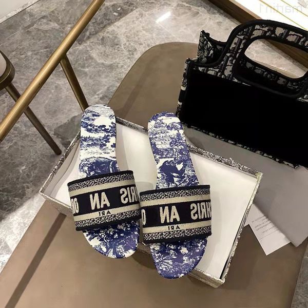 slippers designer 2022 summer slippers d home letter embroidered flat female 7d50, Black
slippers designer 2022 summer slippers d home letter embroidered flat female 7d50, Black