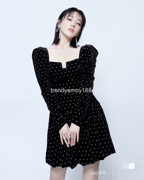 casual dresses pure original sp black velvet diamond square neck dress spring and autumn long sleeve bubble skirt counter return order, Black;gray
casual dresses pure original sp black velvet diamond square neck dress spring and autumn long sleeve bubble skirt counter return order, Black;gray