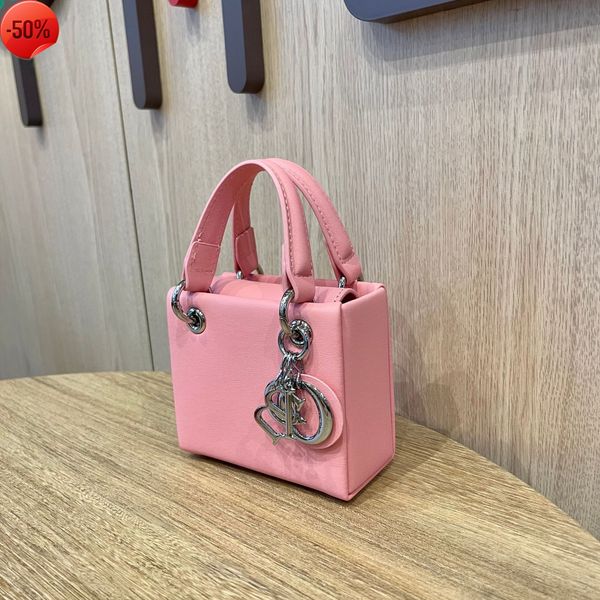 the factory directly bag female 2022 summer new fashion princs of wal advanced texture sweet temperament portable msenger bag
the factory directly bag female 2022 summer new fashion princs of wal advanced texture sweet temperament portable msenger bag