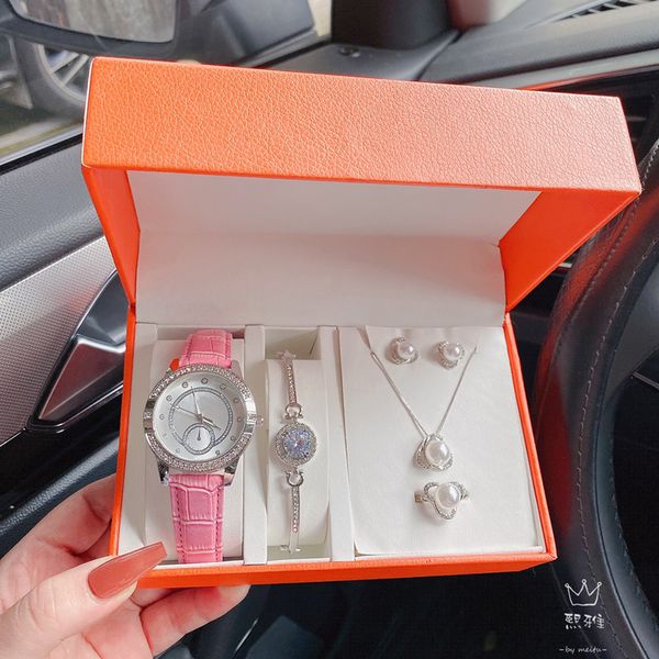 95 drilling rings five -piece box omega drilling noodles three pixels and half ms. new leisure fashion trend hand satta movement, Slivery;golden
95 drilling rings five -piece box omega drilling noodles three pixels and half ms. new leisure fashion trend hand satta movement, Slivery;golden