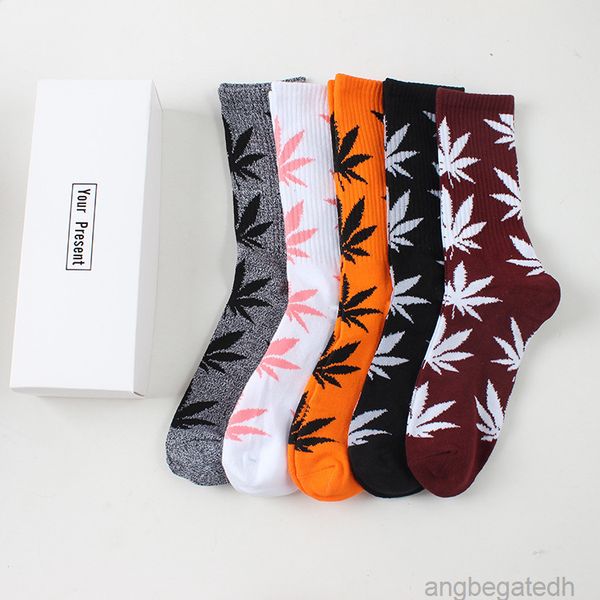 2022 new 5 pairs of autumn and winter maple leaf socks pure cotton men's and women's boxed sock 9b, Black
2022 new 5 pairs of autumn and winter maple leaf socks pure cotton men's and women's boxed sock 9b, Black