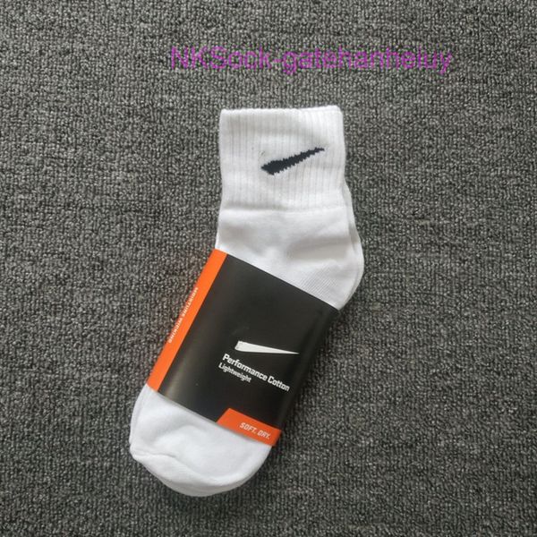classic fashion men's socks 3 pairs of 1 card hook brand designer versatile sports sock men women luxury wear medium short sportsocks y, Black
classic fashion men's socks 3 pairs of 1 card hook brand designer versatile sports sock men women luxury wear medium short sportsocks y, Black