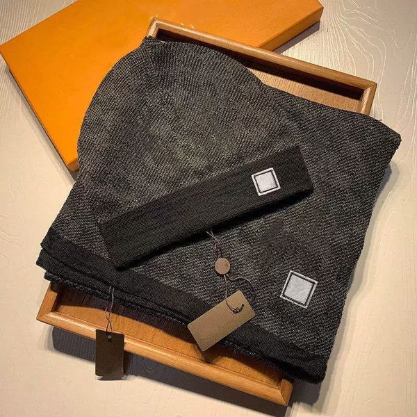 2022 wholesale classic brand designer silk scarves scarf man women long neck winter wool scarfs design cashmere scarve male warm plaid cotto, Blue;gray
2022 wholesale classic brand designer silk scarves scarf man women long neck winter wool scarfs design cashmere scarve male warm plaid cotto, Blue;gray
