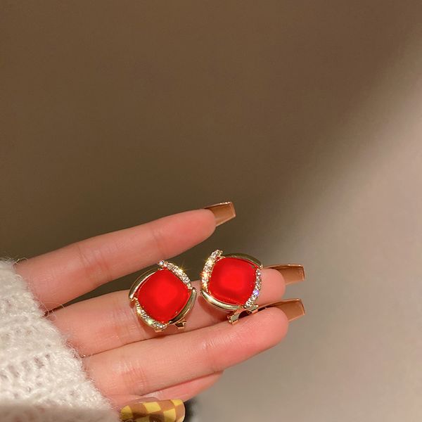 925 silver stud rhinestone-encrusted pearl stud earrings female niche exquisite high sense eardrop korean simple and light luxury graceful, Golden
925 silver stud rhinestone-encrusted pearl stud earrings female niche exquisite high sense eardrop korean simple and light luxury graceful, Golden