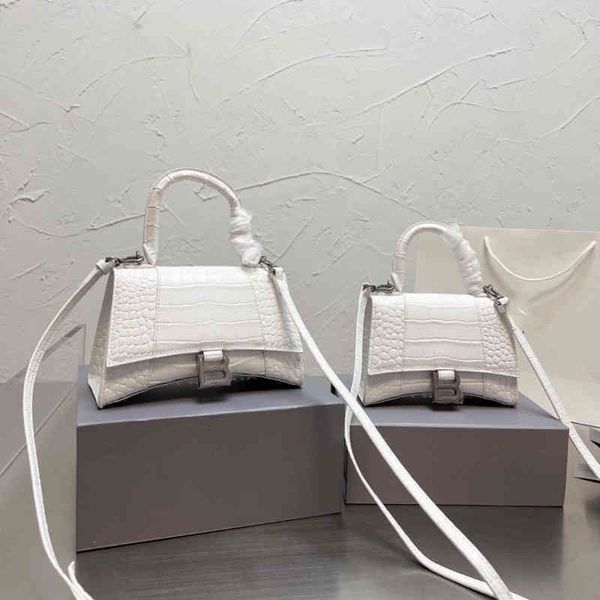 luxury b bags balencaigass designer b 2022 bag family leisure leather stone hourglass cowhide crocodile mini messenger tote shoulder
luxury b bags balencaigass designer b 2022 bag family leisure leather stone hourglass cowhide crocodile mini messenger tote shoulder