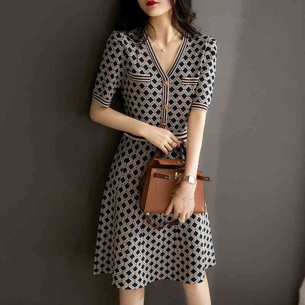 casual dresses in the summer of 2022, style celebrities has a slim waist, a-line skirt, small fragrance, ling grid v-neck knitted dress sxrg, Black;gray
casual dresses in the summer of 2022, style celebrities has a slim waist, a-line skirt, small fragrance, ling grid v-neck knitted dress sxrg, Black;gray