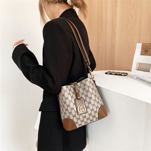 fashion women's spring tide large capacity versatile single portable messenger high sense 80% off wholesale store
fashion women's spring tide large capacity versatile single portable messenger high sense 80% off wholesale store